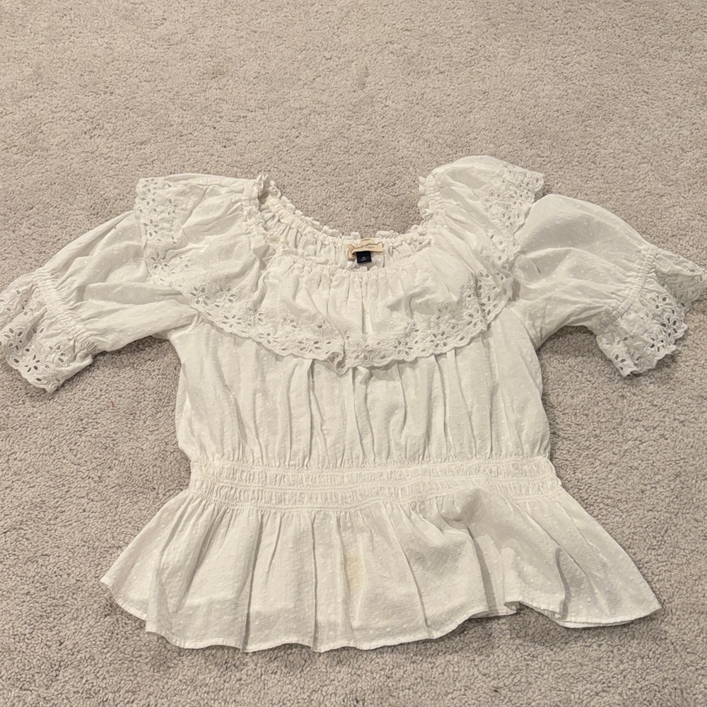 Universal Thread White Ruffle Blouse